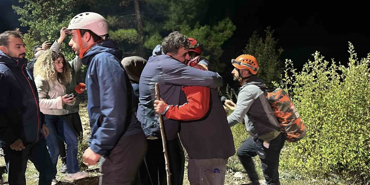 Bekleyiş mutlu sonla bitti! 10 İHH gönüllüsü güvende