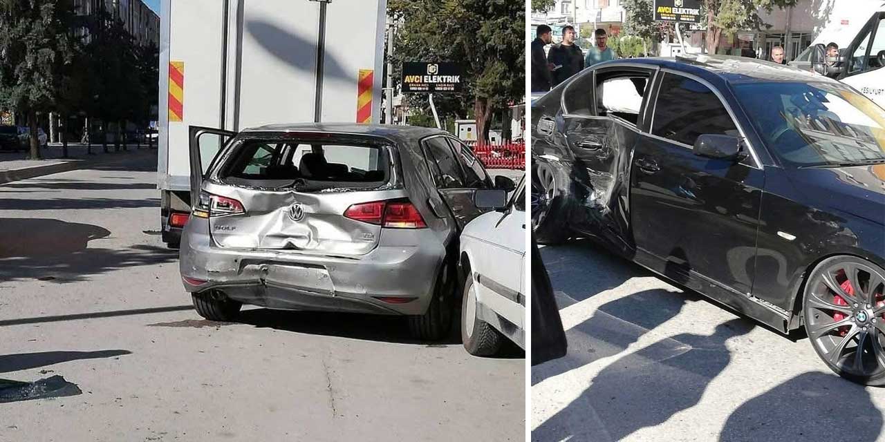 Zincirleme Kaza: Park Halindeki Araçlara Çarptı