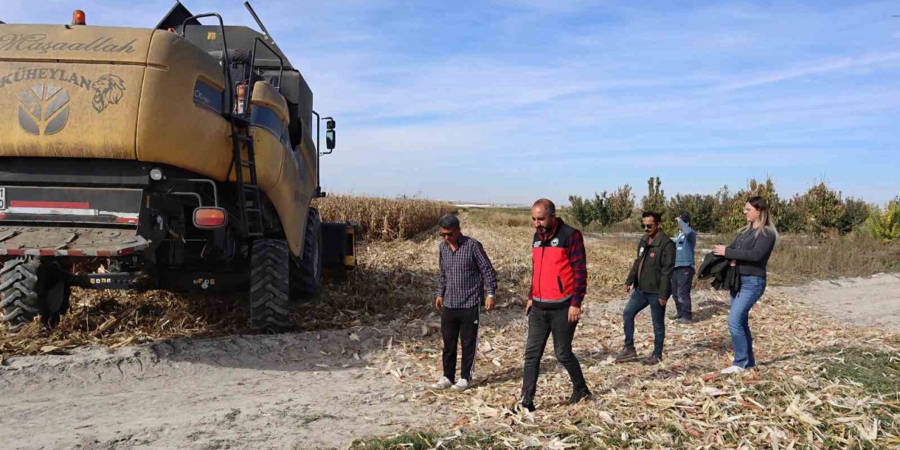 Çiftçinin Alın Teri İçin Saha Mesaisi: Karapınar'da Biçerdöverler Markajda