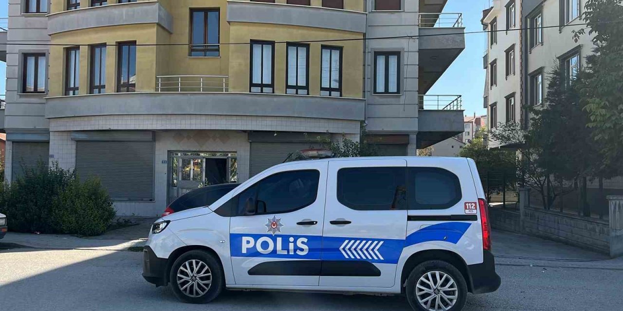 Meram’da Kedi Tüyü Tartışması Bıçaklı Kavgaya Dönüştü