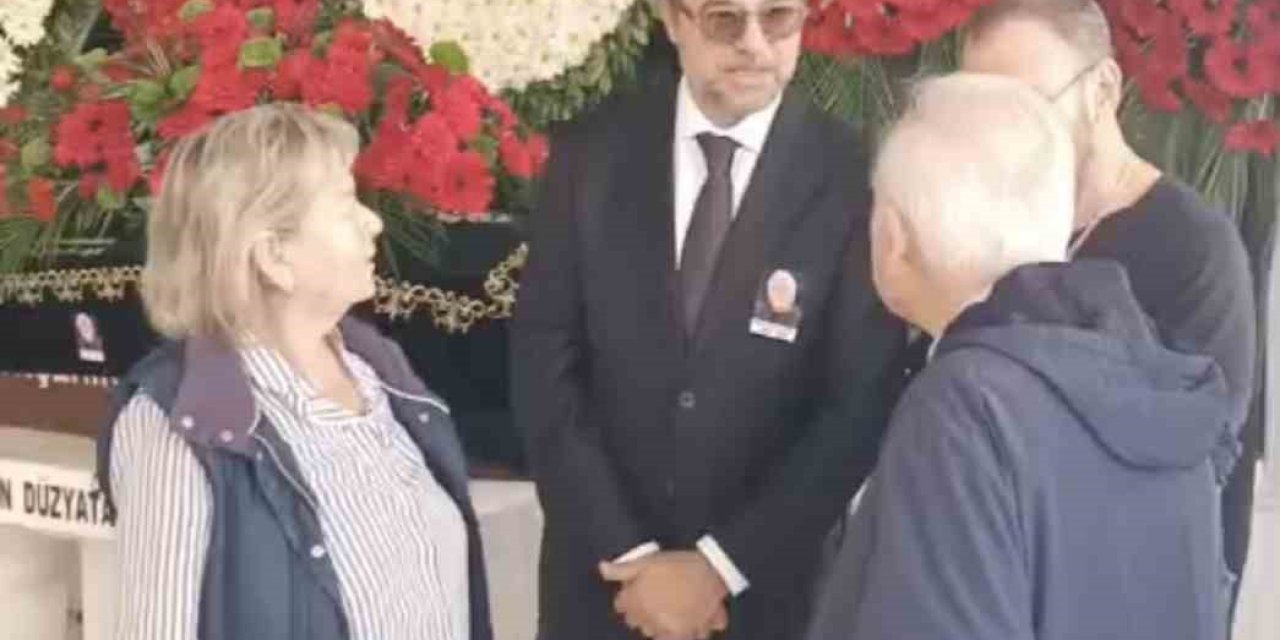 Oyuncu Engin Altan Düzyatan, babasını toprağa verdi