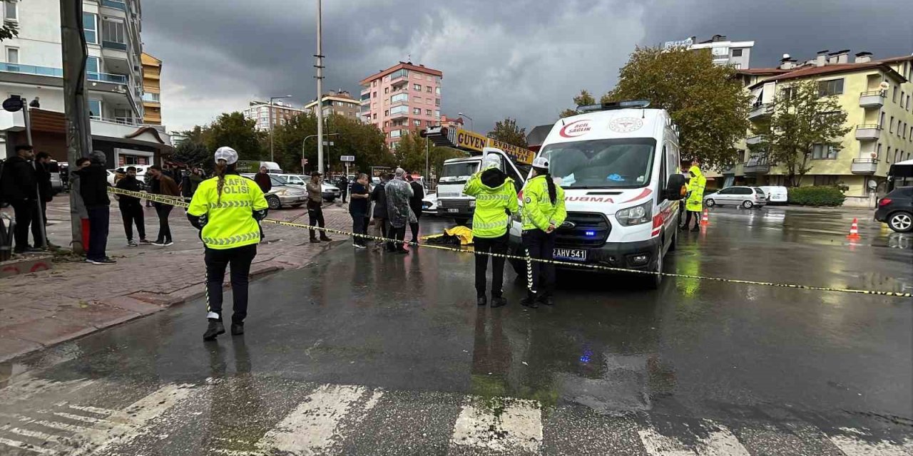 Meram'da acı kaza: Kamyonun çarptığı yaşlı kadın hayatını kaybetti