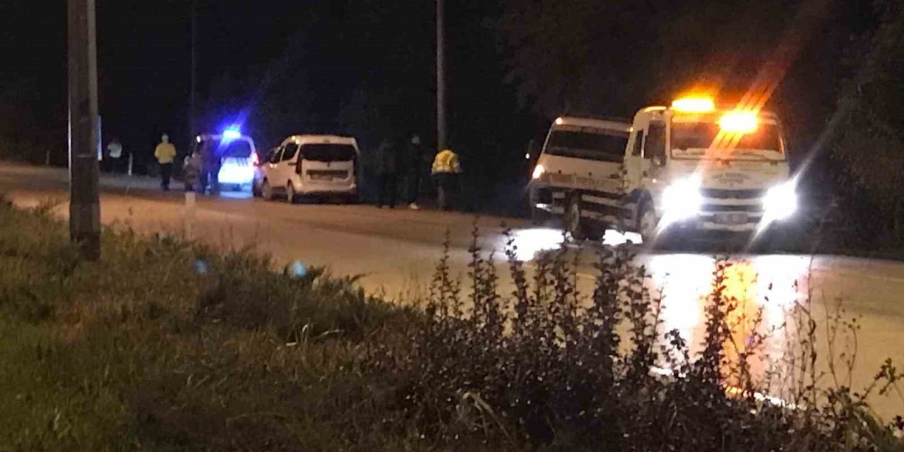 Ereğli’de tırın çarptığı otomobil şarampole yuvarlandı!