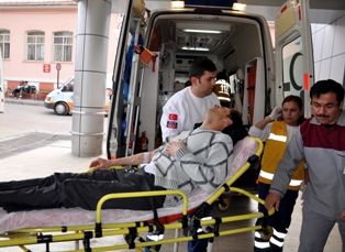 Borcunu ödemeyen yeğenini bıçakladı