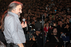 Gurbette 'volkan' patlaması