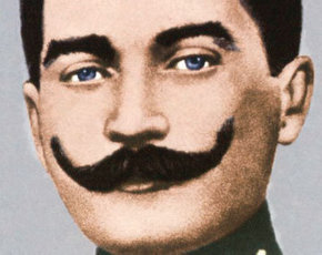 Atatürk’le Hitler’i bir tuttular!