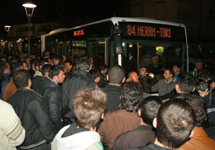 Meram'da 'otobüs' eylemi!