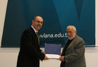 Mevlana Üniversitesi'ne 12 bin kitap bağışı