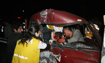Yaralı arkadaşına böyle yalvardı