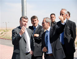 Akyürek, yaya üst geçidini inceledi