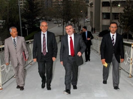 Başkan Akyürek üstgeçiti inceledi