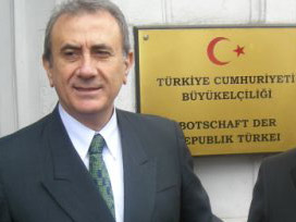 'Elçinizi geri çekin, yoksa gelmiyorum'