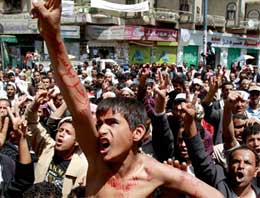 yan ateşi Yemeni yakıp yıktı