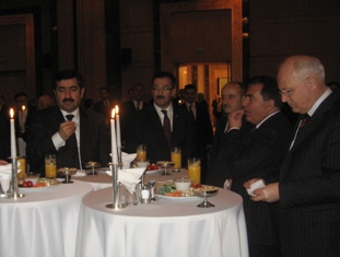 Avukatlar kokteylde bir araya geldi