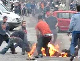 Sokak ortasında kendini böyle yaktı