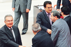 60 vekile kesik iddiası