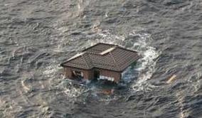 Denize sürüklenen evler ABD sahillerine vuracak