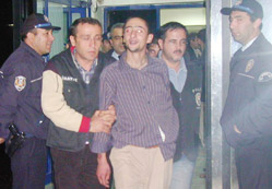 Alkol alıp olay çıkardılar