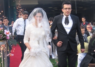 Adem Esen oğlunu evlendirdi