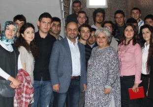 Tomris Çetinel reklamcılarla bir arada