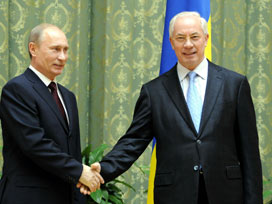 Azarov'dan Putin'e doğal gaz ricası