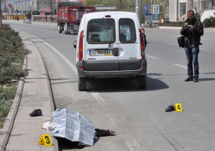 Kamyonetin çarptığı yaya öldü