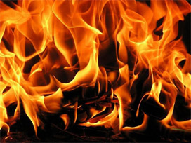 Pakistan'da tren istasyonunda bombalı saldırı