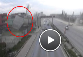 Saatte 60 KM hızla çatı çarptı!