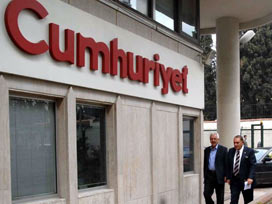 Cumhuriyet manşetten tekzip etti