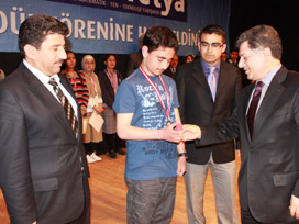 BUMAFETYA'da öğrencilere ödülleri verildi