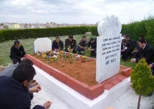 Şehitler mezarı başında anıldı