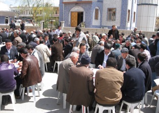 Kutlu Doğum, bir araya getiriyor