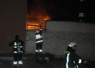 Kulu'da gurbetçinin evi yandı