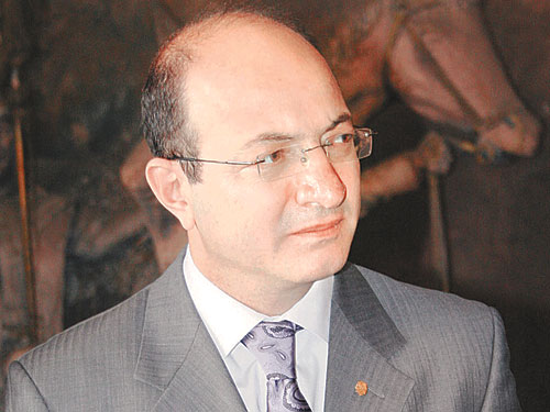 İlhan Cihaner CHP'den aday oldu