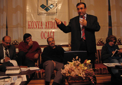 'Merkez yetkilerini devretmeli'