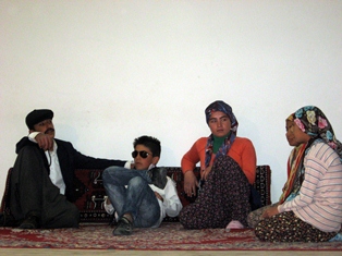 Halkapınar YİBO öğrencilerinden tiyatro gösterisi