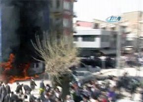 BDP'liler banka şubesini ateşe verd