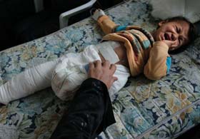 Kaddafi batının silahlarıyla sivilleri vuruyor