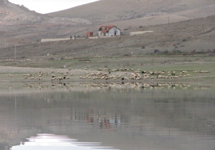 Baraj manzaralı satılık arsalar