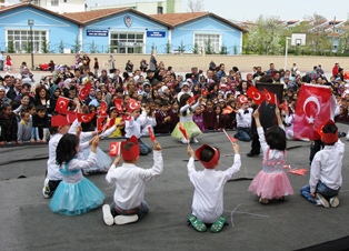 Niyaz Usta'da 23 Nisan coşkusu