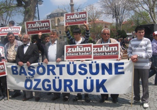 Siyasiler içtihada soyundu