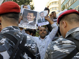 Suriye askeri tanklarla Dera'ya girdi