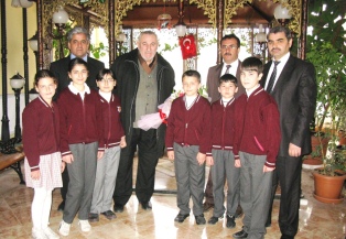 Niyaz Ustalı öğrencilerden anlamlı ziyaret