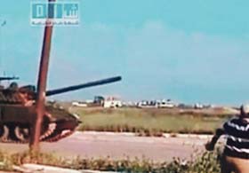 Suriye'de tanklar ilk kez sokaklarda