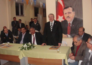 AK Parti ilk seçim bürosunu açtı