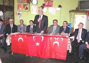 MHP'li adaylar Kadınhanı'na çıkarma yaptı