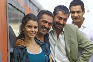 Rol arkadaşından Beren'e çelme!