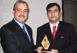 KOSGİAD'dan yeni üyelere plaket