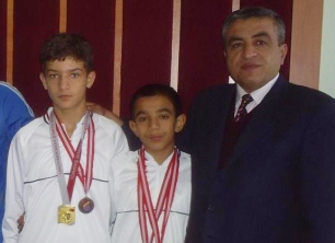 Voleybol oynarken kalp krizinden öldü