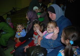 Suriye vatandaşları Türkiye'ye sığındı
